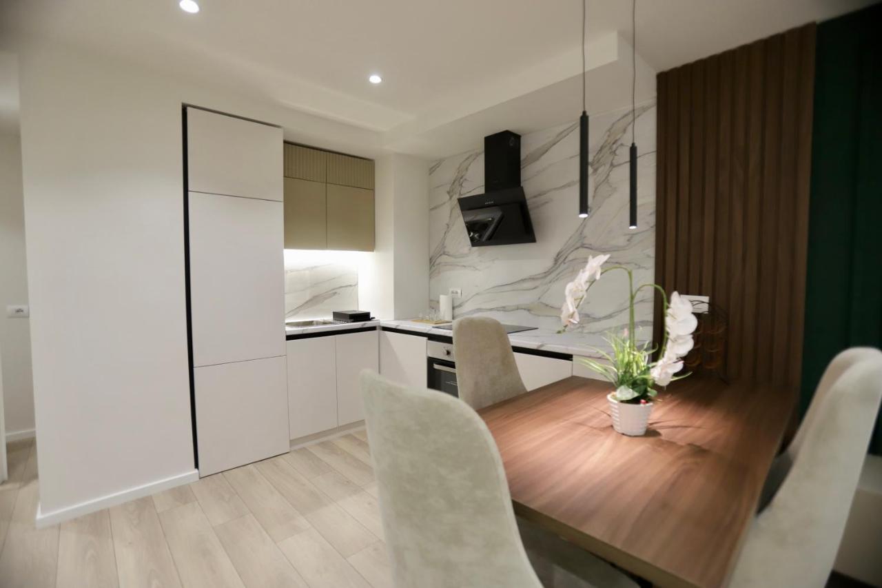 La Grand - New Bazaar Apartman Tirana Kültér fotó