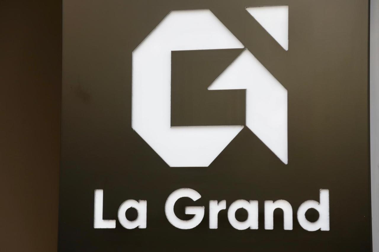 La Grand - New Bazaar Apartman Tirana Kültér fotó