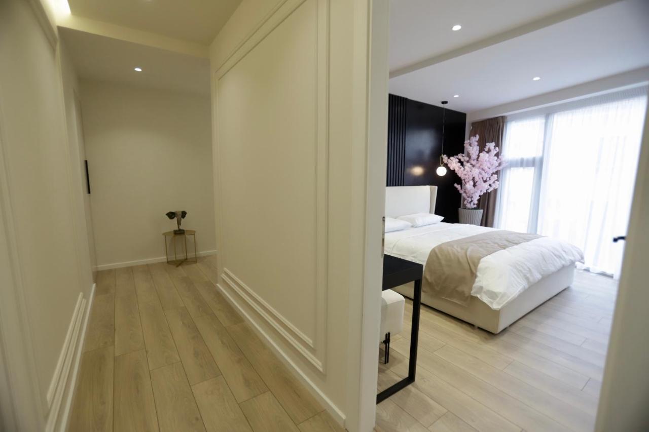 La Grand - New Bazaar Apartman Tirana Kültér fotó