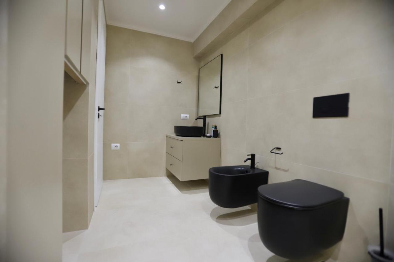 La Grand - New Bazaar Apartman Tirana Kültér fotó