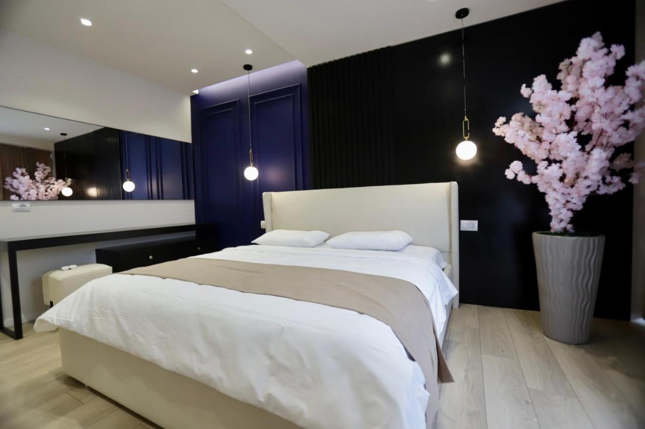 La Grand - New Bazaar Apartman Tirana Kültér fotó