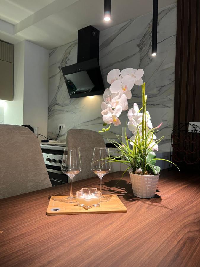 La Grand - New Bazaar Apartman Tirana Kültér fotó